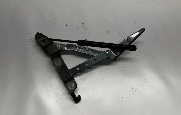 Audi A5 8T 8F Tailgate/trunk/boot hinge 8F0827302A
