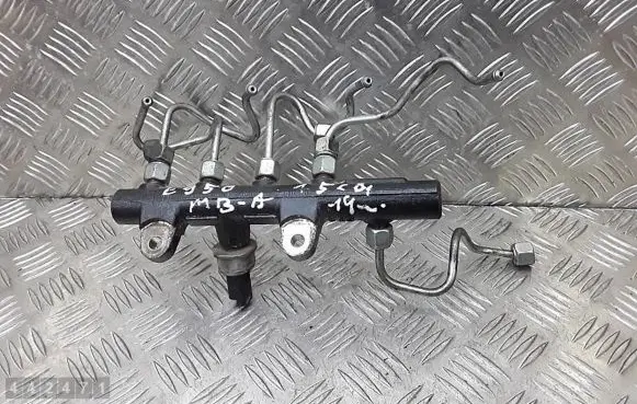 Mercedes-Benz A W176 Fuel main line pipe 175213876R