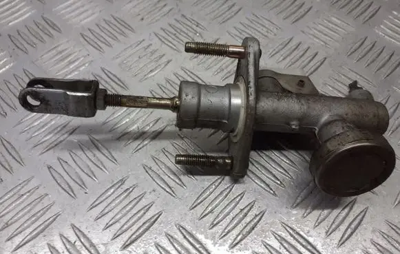 Nissan Primera Clutch release bearing slave cylinder 