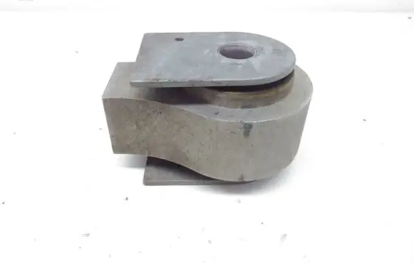 Mercedes-Benz E C207 W207 Rear differential mounting bracket 39562038