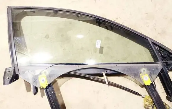 Audi A6 S6 C6 4F Front door window glass four-door AS2