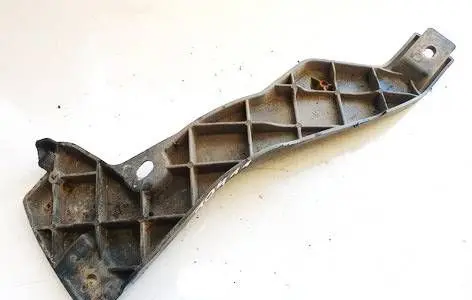 Front bumper mounting bracket