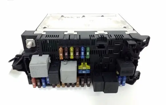 Mercedes-Benz CLS C219 Fuse module A2115459001