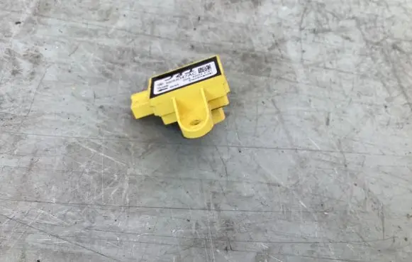 Chrysler Town & Country V Airbag deployment crash/impact sensor 56054047ac