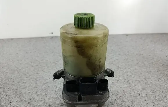 Skoda Fabia Mk1 (6Y) Power steering pump 6Q0423156AB