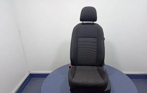 Volkswagen Golf Sportsvan Front driver seat 