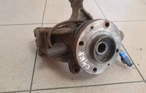Citroen C4 Cactus Front wheel hub