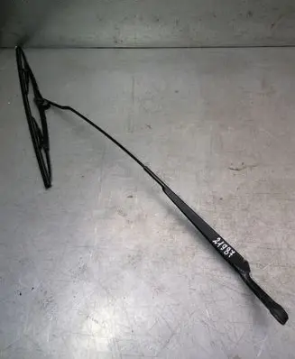 Skoda Octavia Mk1 (1U) Front wiper blade arm 1J1955410A