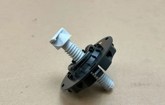 Opel Mokka B Spare wheel bolt 9816031680 9816068780