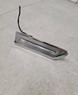 BMW 7 F01 F02 F03 F04 Front fender indicator light 6750100001 63137203372