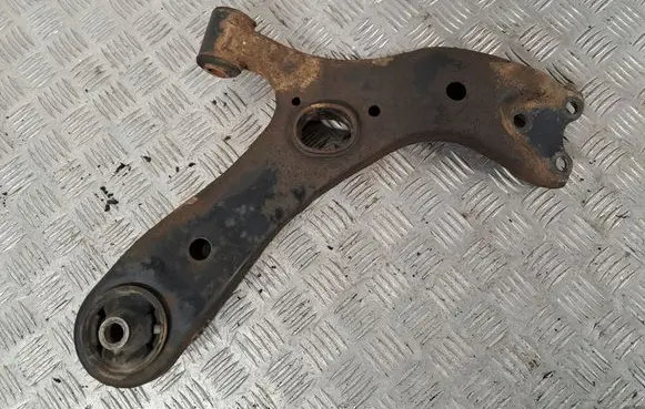 Toyota Avensis T270 Front control arm 4806805080