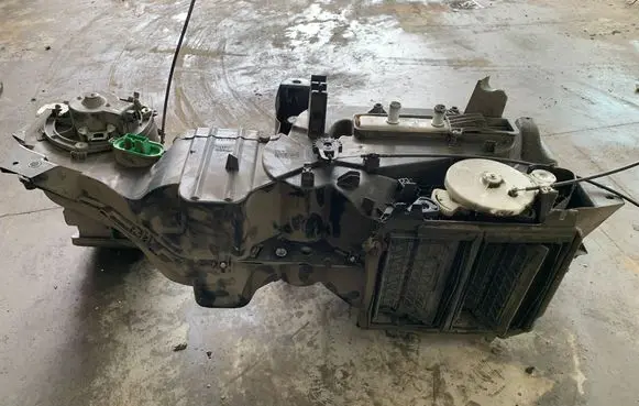 Iveco Daily 4th gen Interior heater climate box assembly 123821700