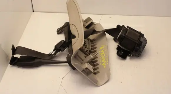 Opel Insignia B Seat belt trim 