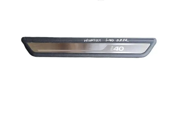 Hyundai i40 Front sill trim cover 858833Z100