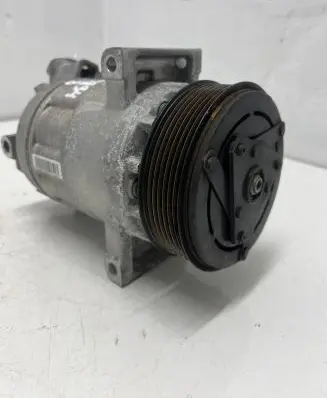 Renault Captur Air conditioning (A/C) compressor (pump) 926000217R