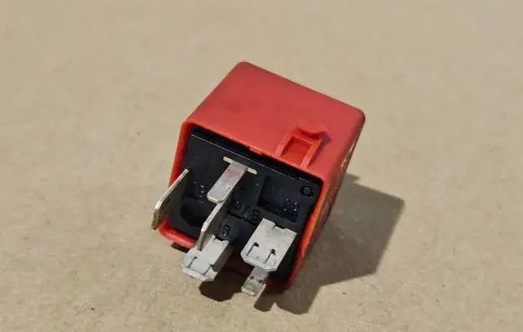 BMW Z3 E36 ABS relay 1393404 6136 V23134A5X2731