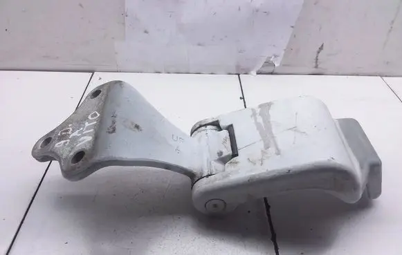 Mercedes-Benz Vito Viano W447 Rear door lower hinge A4477407700