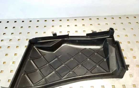 Audi A4 S4 B7 8E 8H Cabin air micro filter cap 8E1819979A