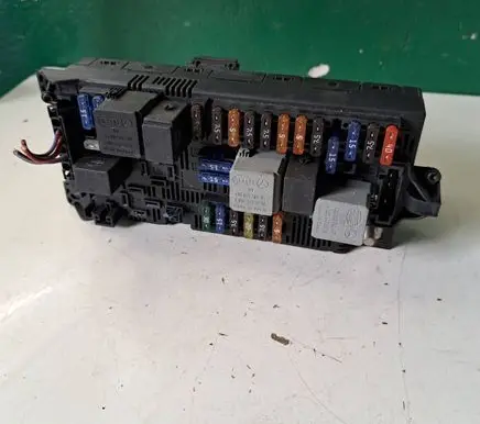 Mercedes-Benz E W211 Fuse box set 2115453101