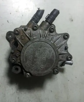 Volkswagen PASSAT B6 Vacuum pump 03G145209C