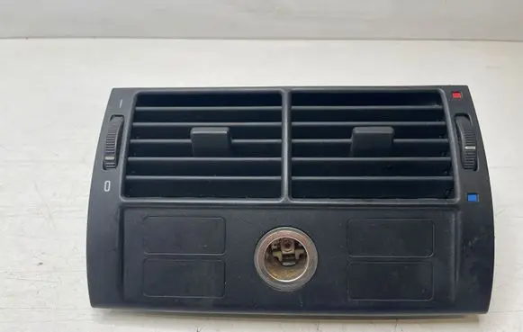 BMW X5 E53 Rear air vent grill 8409081 8370910