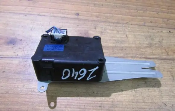 Mazda 323 Air flap motor/actuator hb600bcin7b 2005038