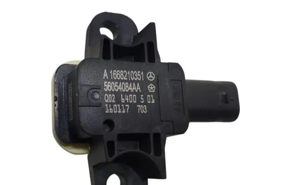 Infiniti Q30 Airbag deployment crash/impact sensor A1668210351