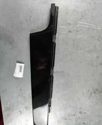 Volvo XC90 Front door glass trim molding 31349808 31688691