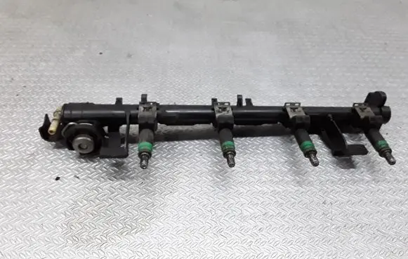 Ford Focus Fuel injectors set 98MFBC9F593 5M569H487BA