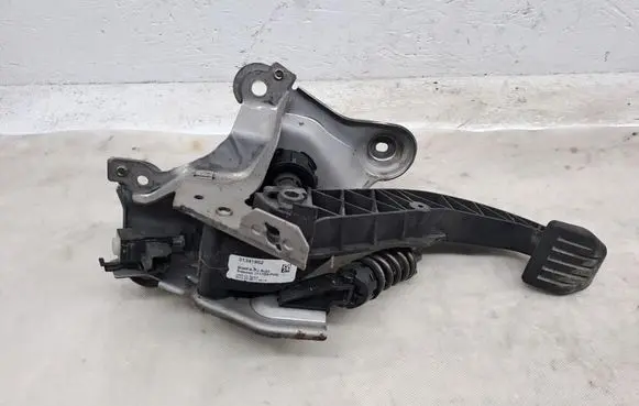 Volvo S60 Brake pedal BQ6FA