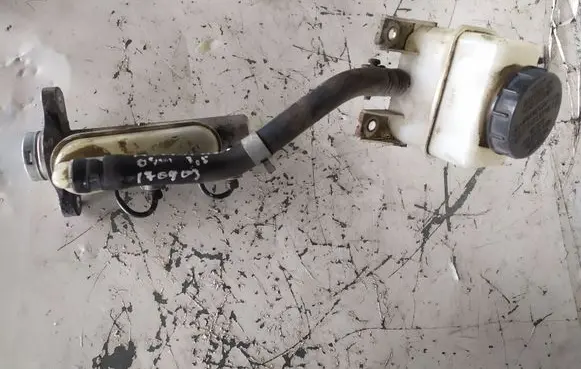 Nissan Murano Z50 Master brake cylinder