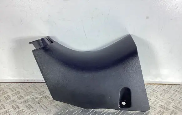 Foot area side trim
