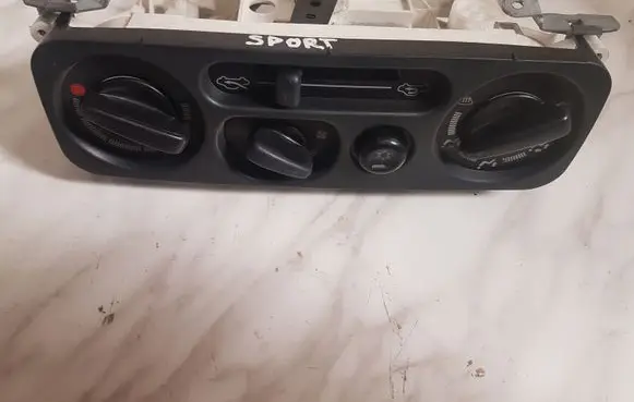 Mitsubishi Pajero Sport I Climate control unit MR360556