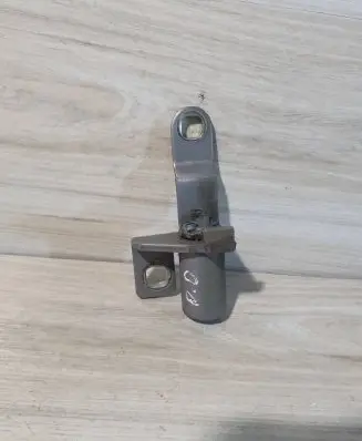 Ford Mondeo MK IV Front door check strap stopper