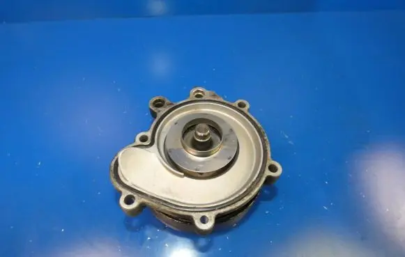 Mercedes-Benz C AMG W204 Water pump A2712020210