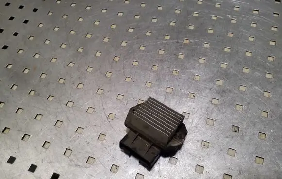 Mitsubishi Pajero Heater blower motor/fan resistor 4993002110