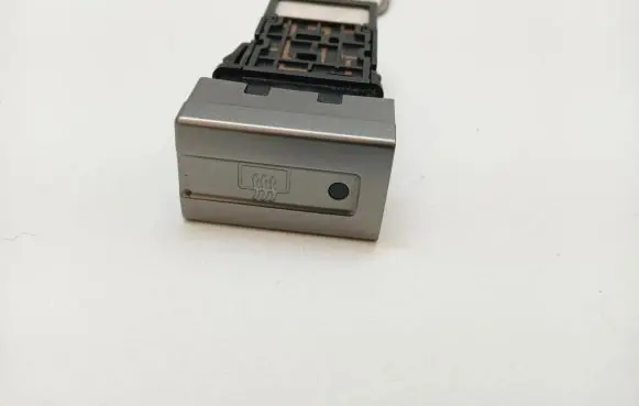 Nissan X-Trail T30 Electric window control switch 06016