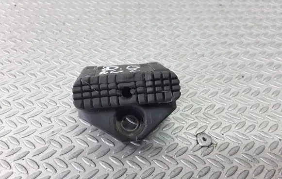 Jaguar X-Type Tailgate/trunk/boot lid buffer 