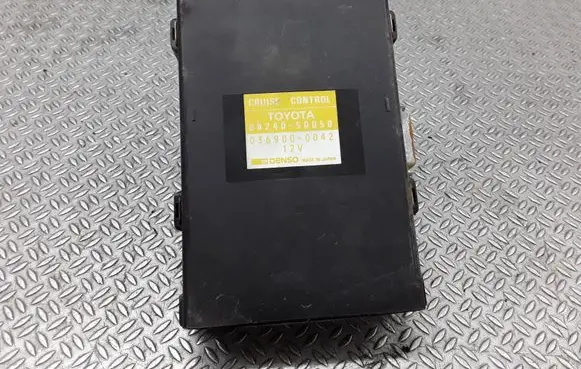 Lexus LS 400 Cruise control unit/module 8824050050