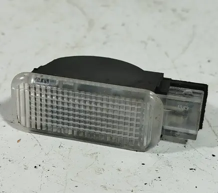 Volkswagen PASSAT B5 Other interior light 094741