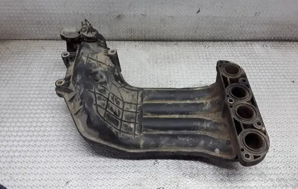 Volkswagen Caddy Intake manifold 038129713H