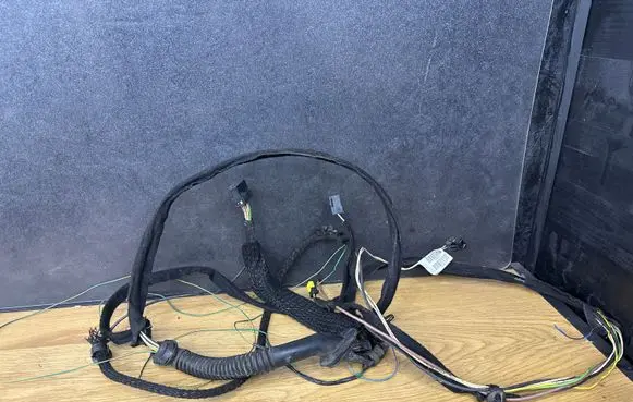 Opel Vivaro Tailgate/trunk wiring harness 93853075