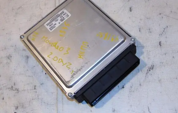 Ford Mondeo Mk III Engine control unit/module 4S7112A650JB