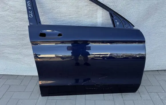 Mercedes-Benz GLC X253 C253 Front door A2537220410