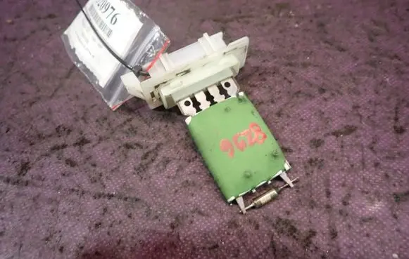 Peugeot 207 CC Heater blower motor/fan resistor