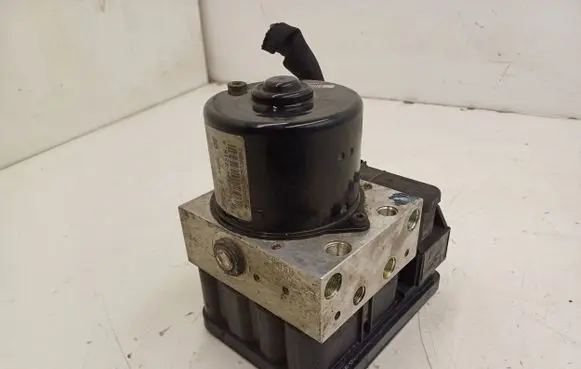 Ford Focus ABS Pump 3M512C405HB