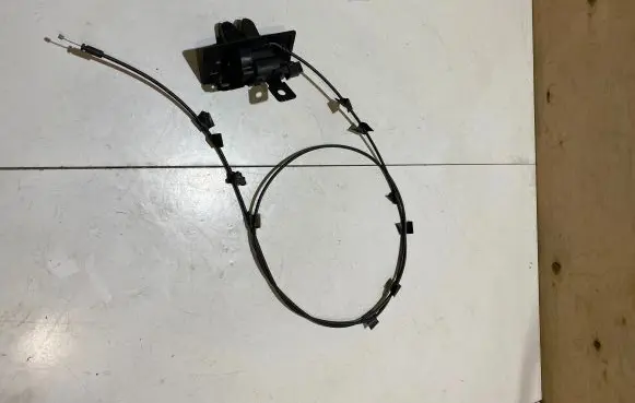 Ford Mustang VI Loading door lock FR3B7643282CB