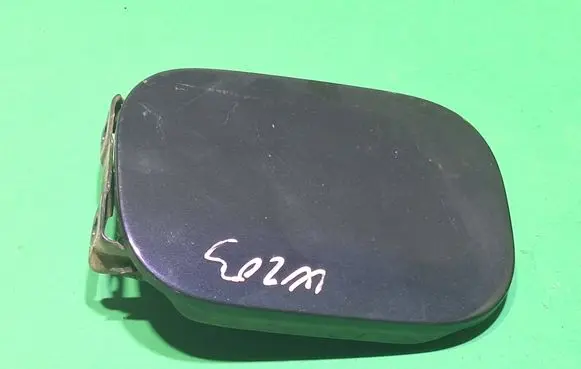 Mercedes-Benz C W203 Fuel tank cap A2035840039