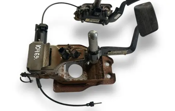 Nissan Murano Z50 Brake pedal 46501CB815 18002CA100