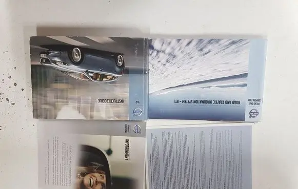 Volvo V40 Owners service history hand book